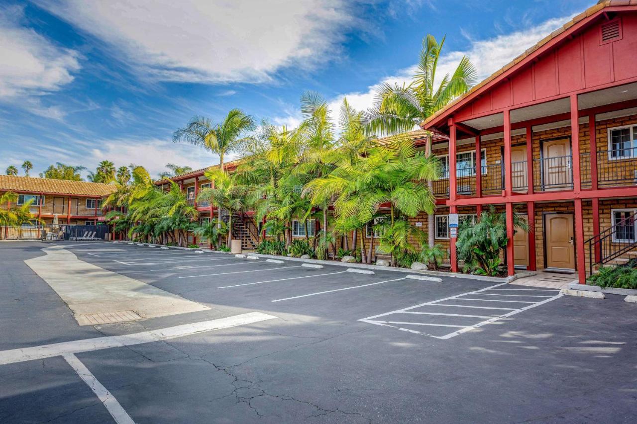 Motel 6 Carlsbad, Ca- North Exterior foto